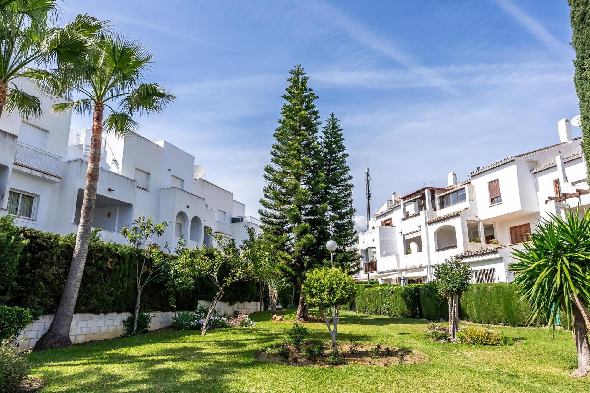 אסטפונה Gezellig Stijlvol Appartement Dichtbij Het Strand מראה חיצוני תמונה