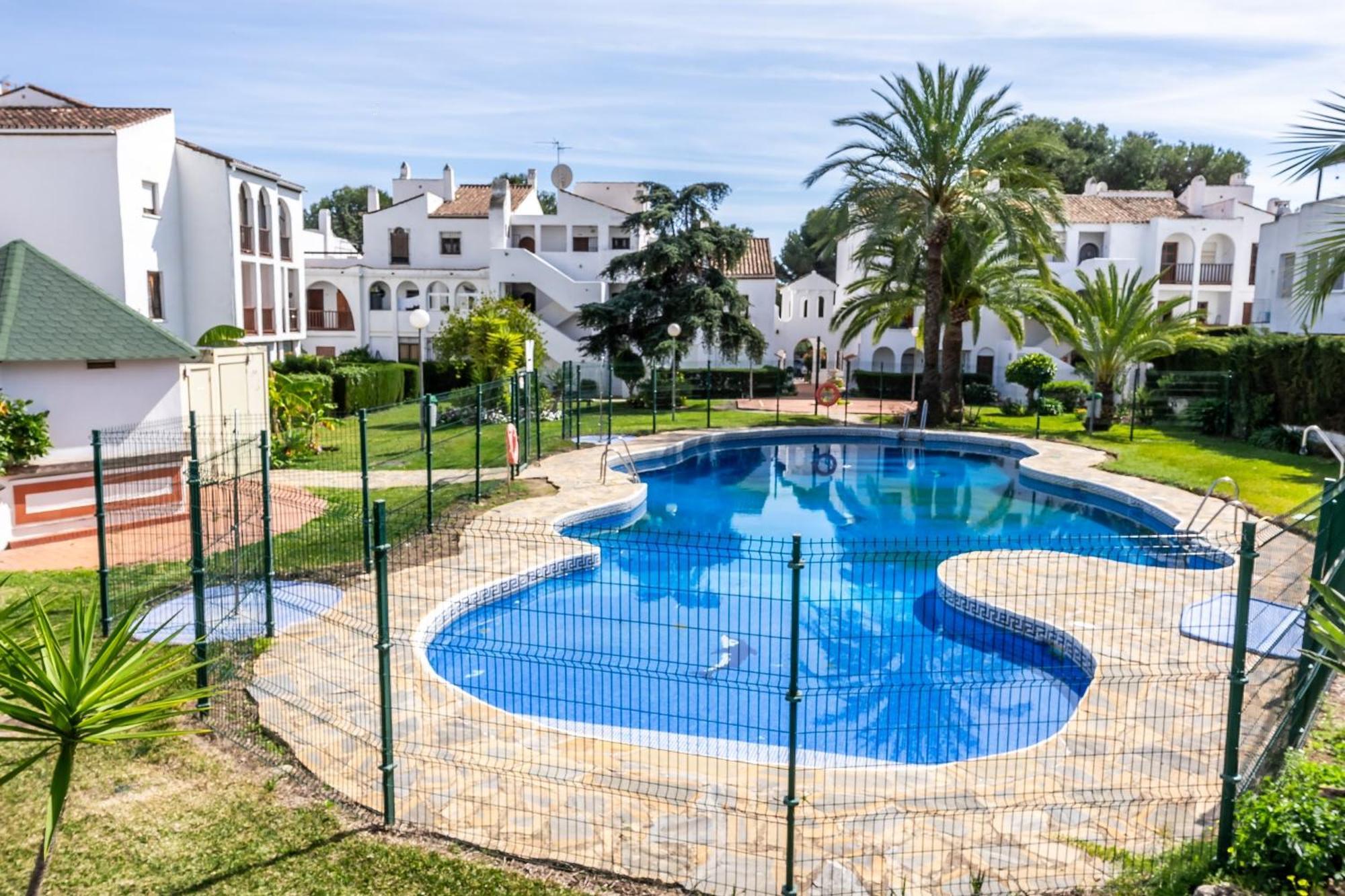 אסטפונה Gezellig Stijlvol Appartement Dichtbij Het Strand מראה חיצוני תמונה
